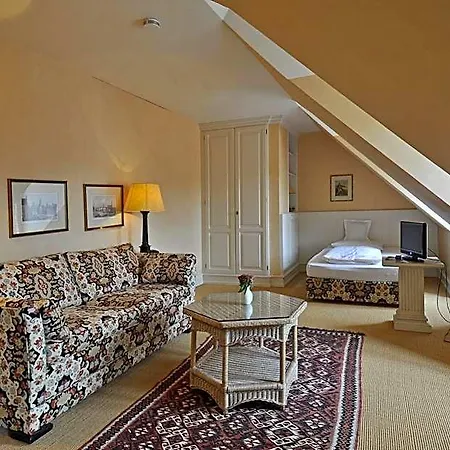 Hotel Herrenhaus Von Loew 4*