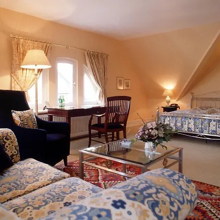 Herrenhaus Von Loew Hotel