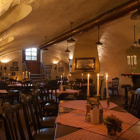 Herrenhaus Von Löw 4*