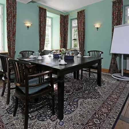 Herrenhaus Von Loew Hotell